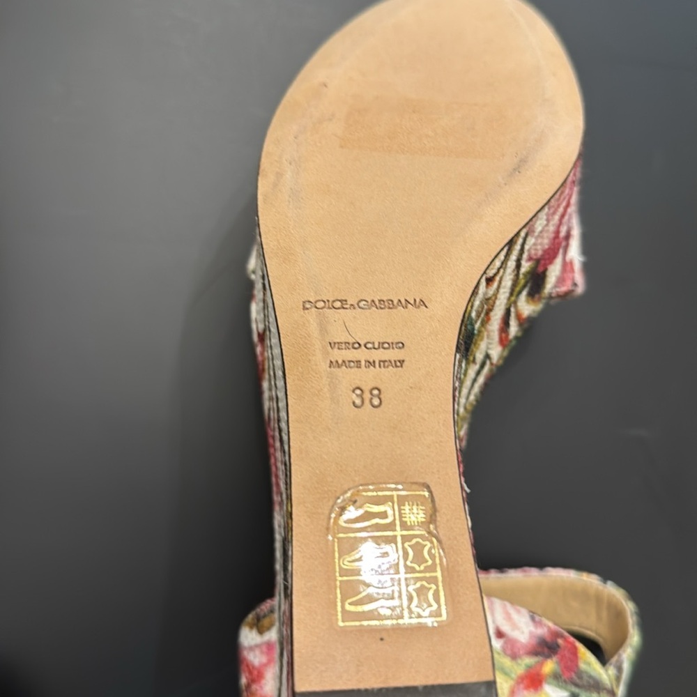 Dolce & Gabbana Pink Floral Sandals - Picture 5 of 7